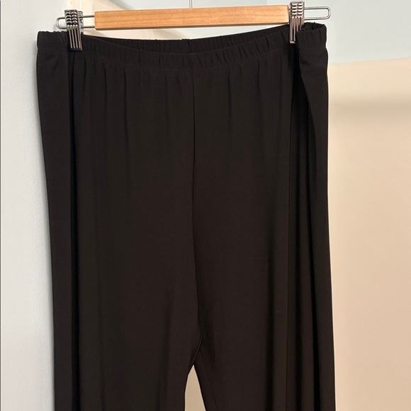 Sun Kim Black Pants with Button Detail 2X - Picture 6 of 7